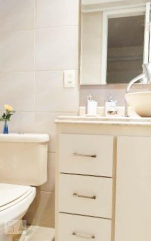 Apartamento à venda com 74m², 3 quartos e 1 vaga Apartamento à venda com 74m², 3 quartos e 1 vagaBanheiro 1