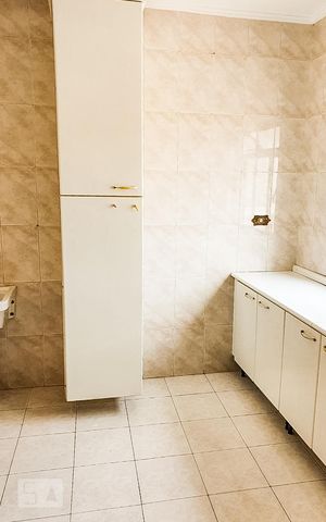 Casa à venda com 300m², 3 quartos e 8 vagas Casa à venda com 300m², 3 quartos e 8 vagasÁrea de Serviço