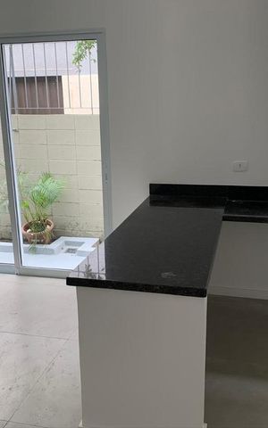 Casa para alugar com 400m², 6 quartos e 4 vagas Casa para alugar com 400m², 6 quartos e 4 vagasCozinha