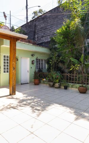 Casa à venda com 120m², 2 quartos e 3 vagasQuintal dos fundos
