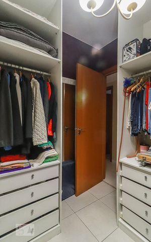 Apartamento à venda com 101m², 4 quartos e 2 vagas Apartamento à venda com 101m², 4 quartos e 2 vagasQuarto 3 / Reversível para Closet