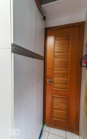 Apartamento à venda com 101m², 4 quartos e 2 vagas Apartamento à venda com 101m², 4 quartos e 2 vagasÁrea de Serviço
