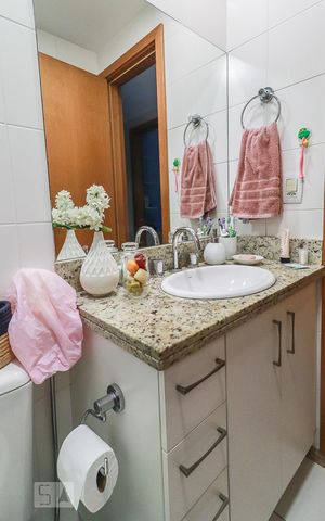 Apartamento à venda com 101m², 4 quartos e 2 vagas Apartamento à venda com 101m², 4 quartos e 2 vagasBanheiro Social