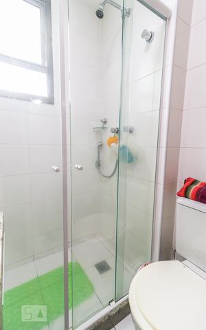 Apartamento à venda com 101m², 4 quartos e 2 vagas Apartamento à venda com 101m², 4 quartos e 2 vagasBanheiro da Suíte