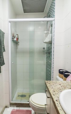 Apartamento à venda com 101m², 4 quartos e 2 vagas Apartamento à venda com 101m², 4 quartos e 2 vagasBanheiro Social