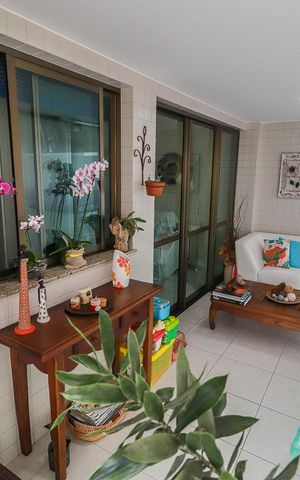 Apartamento à venda com 101m², 4 quartos e 2 vagas Apartamento à venda com 101m², 4 quartos e 2 vagasVaranda da Sala