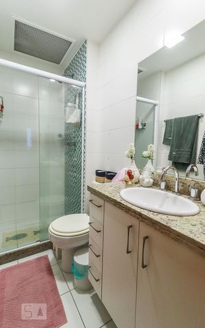 Apartamento à venda com 101m², 4 quartos e 2 vagas Apartamento à venda com 101m², 4 quartos e 2 vagasBanheiro Social