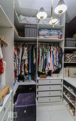 Apartamento à venda com 101m², 4 quartos e 2 vagas Apartamento à venda com 101m², 4 quartos e 2 vagasQuarto 3 / Reversível para Closet