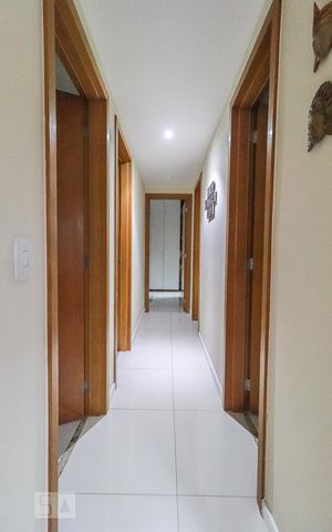 Apartamento à venda com 101m², 4 quartos e 2 vagas Apartamento à venda com 101m², 4 quartos e 2 vagasCorredor
