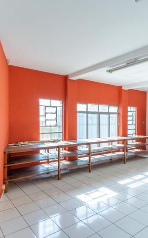 Casa à venda com 438m², 4 quartos e 2 vagas Casa à venda com 438m², 4 quartos e 2 vagasSalão de Festas