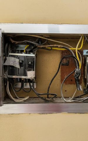 Apartamento para alugar com 60m², 2 quartos e sem vaga Apartamento para alugar com 60m², 2 quartos e sem vagaQuadro de luz com disjuntor 220v