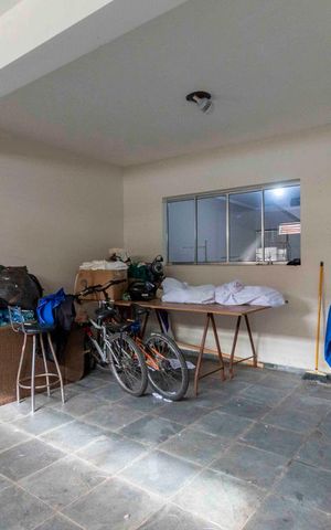 Casa à venda com 300m², 4 quartos e 2 vagasGaragem