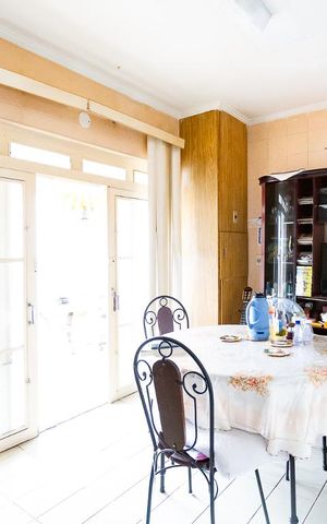 Casa à venda com 420m², 4 quartos e 2 vagas Casa à venda com 420m², 4 quartos e 2 vagasCozinha