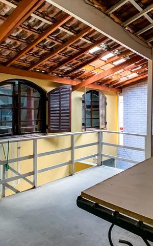 Casa à venda com 160m², 3 quartos e 2 vagas Casa à venda com 160m², 3 quartos e 2 vagasChurrasqueira