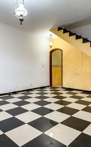 Casa à venda com 160m², 3 quartos e 2 vagas Casa à venda com 160m², 3 quartos e 2 vagasSala