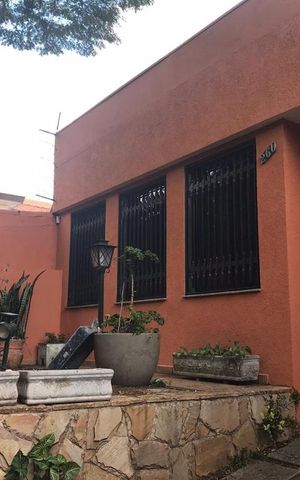 Casa à venda com 342m², 4 quartos e 4 vagas Casa à venda com 342m², 4 quartos e 4 vagasÁrea Externa