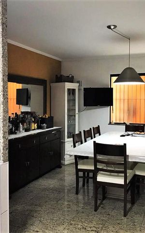 Casa à venda com 342m², 4 quartos e 4 vagas Casa à venda com 342m², 4 quartos e 4 vagasSala 3