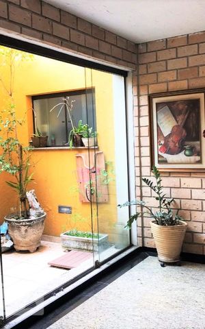 Casa à venda com 342m², 4 quartos e 4 vagas Casa à venda com 342m², 4 quartos e 4 vagasSala 1