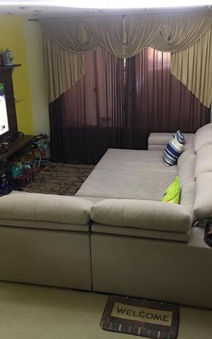 Casa à venda com 150m², 3 quartos e 2 vagas Casa à venda com 150m², 3 quartos e 2 vagasSala