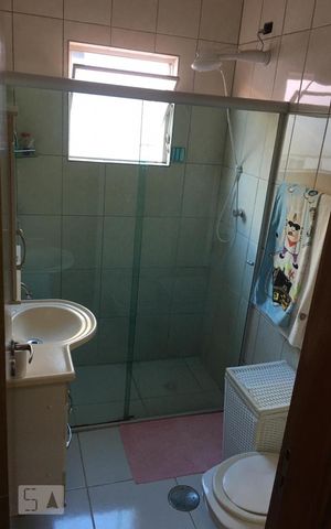 Casa à venda com 150m², 3 quartos e 2 vagas Casa à venda com 150m², 3 quartos e 2 vagasBanheiro da Suite