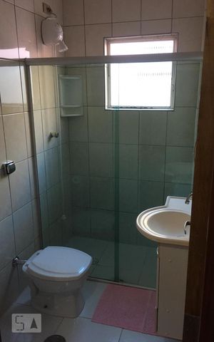 Casa à venda com 150m², 3 quartos e 2 vagas Casa à venda com 150m², 3 quartos e 2 vagasBanheiro