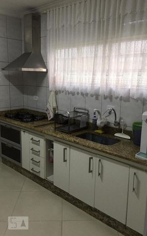 Casa à venda com 150m², 3 quartos e 2 vagas Casa à venda com 150m², 3 quartos e 2 vagasCozinha