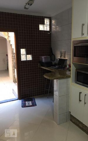 Casa à venda com 150m², 3 quartos e 2 vagas Casa à venda com 150m², 3 quartos e 2 vagasCozinha