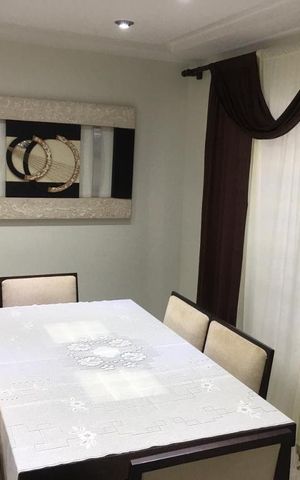 Casa à venda com 150m², 3 quartos e 2 vagas Casa à venda com 150m², 3 quartos e 2 vagasSala