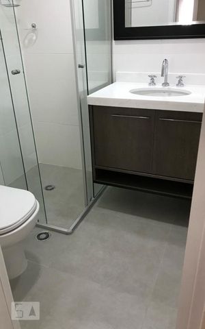 Apartamento para alugar com 80m², 2 quartos e 2 vagas Apartamento para alugar com 80m², 2 quartos e 2 vagasBanheiro da Suíte