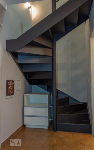 Apartamento para alugar com 50m², 1 quarto e 1 vagaEscada