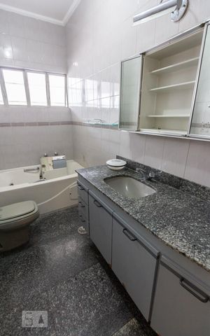 Apartamento para alugar com 160m², 3 quartos e 1 vagaBanheiro 01