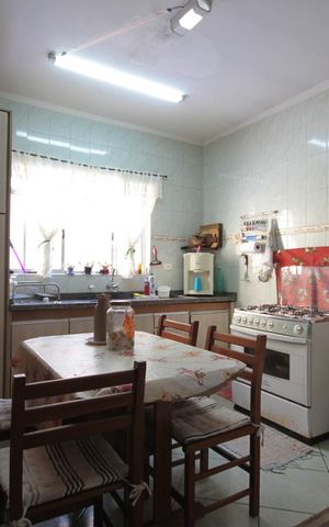 Casa à venda com 200m², 4 quartos e 3 vagasCozinha