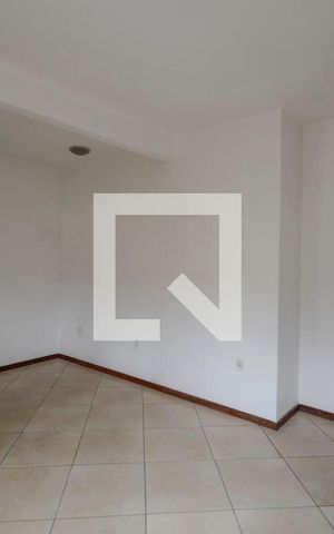 Casa para alugar com 40m², 2 quartos e 1 vaga Casa para alugar com 40m², 2 quartos e 1 vagaSala