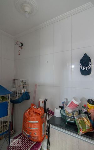 Apartamento à venda com 74m², 2 quartos e 1 vaga Apartamento à venda com 74m², 2 quartos e 1 vagaBanheiro de Serviço