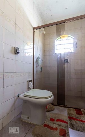 Casa à venda com 250m², 3 quartos e 2 vagasBanheiro Quarto 1 - Suite