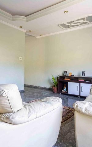 Casa à venda com 250m², 3 quartos e 2 vagasSala