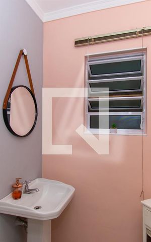 Casa à venda com 160m², 2 quartos e 2 vagasLavabo