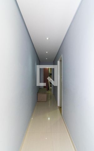 Casa à venda com 160m², 2 quartos e 2 vagasCorredor