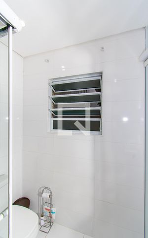 Casa à venda com 160m², 2 quartos e 2 vagasBanheiro da Suíte 2