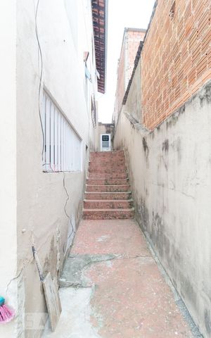 Casa à venda com 140m², 3 quartos e 2 vagas Casa à venda com 140m², 3 quartos e 2 vagasCorredor