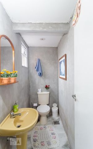 Casa à venda com 140m², 3 quartos e 2 vagas Casa à venda com 140m², 3 quartos e 2 vagasLavabo