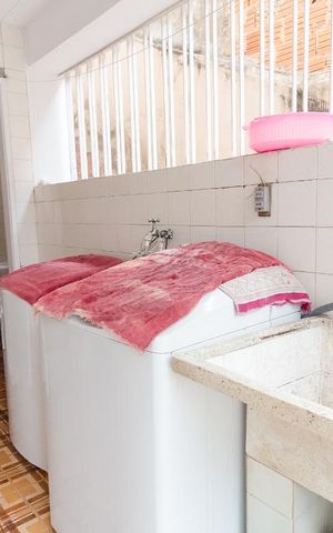 Casa à venda com 140m², 3 quartos e 2 vagas Casa à venda com 140m², 3 quartos e 2 vagasLavanderia
