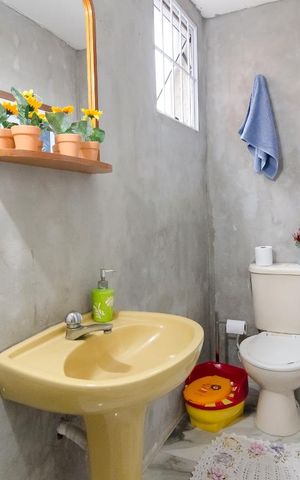 Casa à venda com 140m², 3 quartos e 2 vagas Casa à venda com 140m², 3 quartos e 2 vagasLavabo