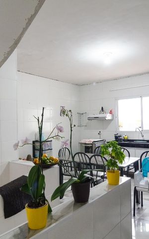Casa à venda com 140m², 3 quartos e 2 vagas Casa à venda com 140m², 3 quartos e 2 vagasCozinha