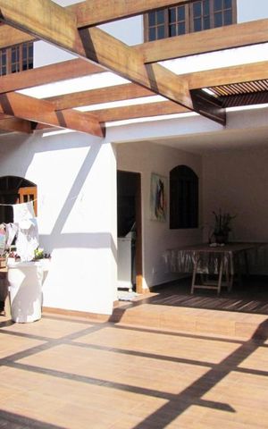 Casa à venda com 480m², 5 quartos e 2 vagas Casa à venda com 480m², 5 quartos e 2 vagasQuintal