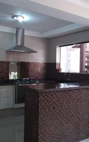 Casa à venda com 480m², 5 quartos e 2 vagas Casa à venda com 480m², 5 quartos e 2 vagasCozinha
