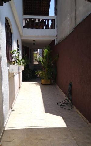 Casa à venda com 480m², 5 quartos e 2 vagas Casa à venda com 480m², 5 quartos e 2 vagasQuintal