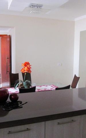 Casa à venda com 480m², 5 quartos e 2 vagas Casa à venda com 480m², 5 quartos e 2 vagasCozinha