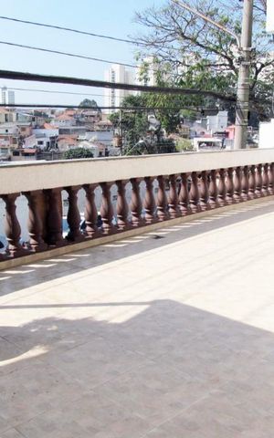 Casa à venda com 480m², 5 quartos e 2 vagas Casa à venda com 480m², 5 quartos e 2 vagasQuintal
