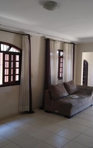 Casa à venda com 480m², 5 quartos e 2 vagas Casa à venda com 480m², 5 quartos e 2 vagasSala